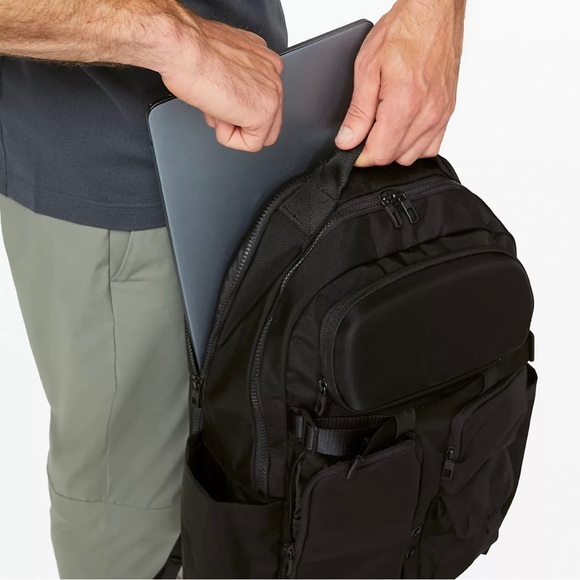 Lululemon Cruiser Backpack - Black - Picture 6 of 12